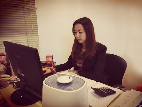 在逆境中堅(jiān)持與突破——訪2015最佳員工獎(jiǎng)楊燕艷